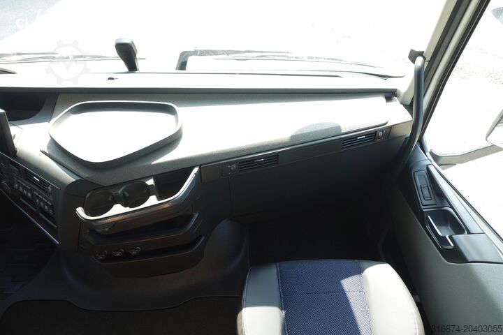 Standardowy ciągnik siodłowy VOLVO FH 460 Globetrotter XL i-Save