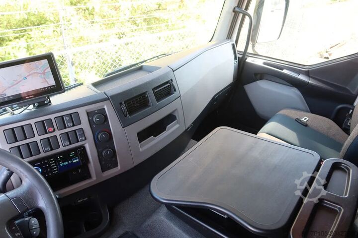 Box body Volvo FE Bak+Klep Dhollanida 2.000 kg