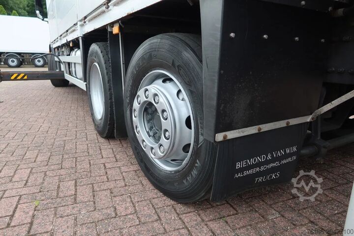 Vrachtwagen met kraan Mercedes-Benz ANTOS 2830 Kraanwagen open Laadbak Fassi F295 +...