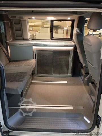Kamper Volkswagen California Ocean 2022 | Automatico | Tetto a soffietto