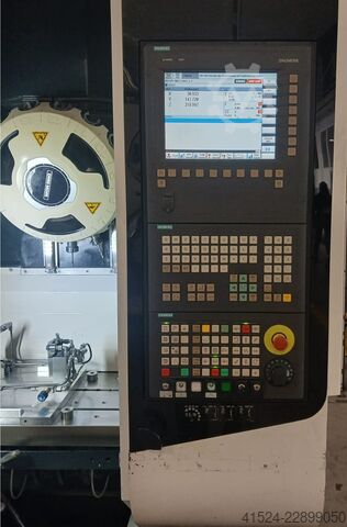 Magas teljesítményű, függőleges megmunkálóközpont DMG MORI MILL TAP 700 Automatisierung mit Roboter