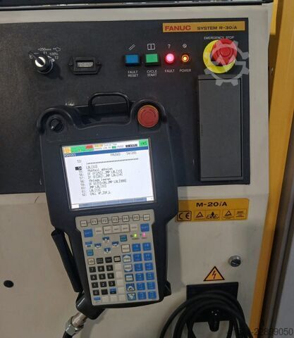 Magas teljesítményű, függőleges megmunkálóközpont DMG MORI MILL TAP 700 Automatisierung mit Roboter