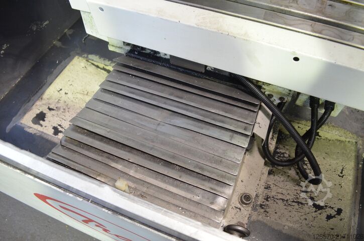 Yataklı CNC freze makinesi Travis MM-4
