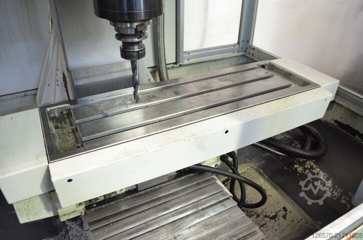 Yataklı CNC freze makinesi Travis MM-4
