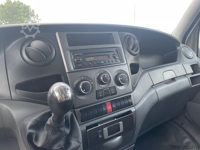 Maleta Iveco Daily 35C11 Closed Box / 750 KG Loading Lift / ...