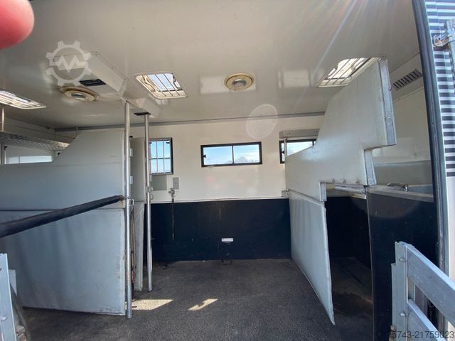 Boskapstransportör MAN 8220 TGL    3-4 Pferde