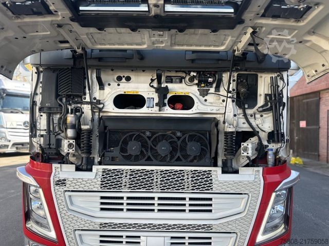 Standard dragbil VOLVO FH500  I-Save 2Tanks 1055L E6d ACC I-Park