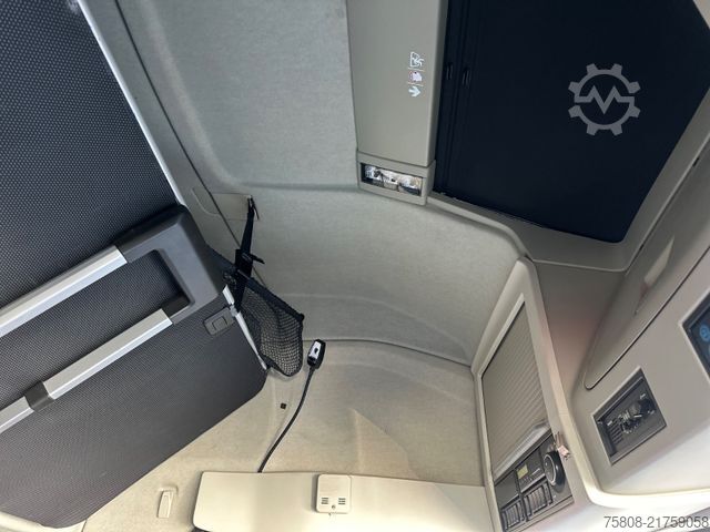 Standard dragbil VOLVO FH500  I-Save 2Tanks 1055L E6d ACC I-Park