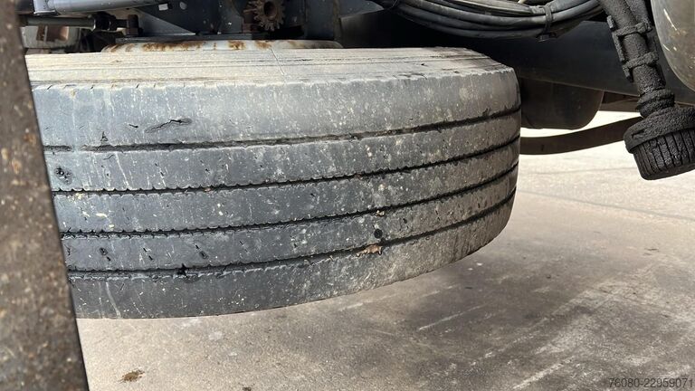 Kipper met kraan Mercedes-Benz Axor 1828 (BELGIAN TRUCK / HIAB 122 E / MANUAL ...