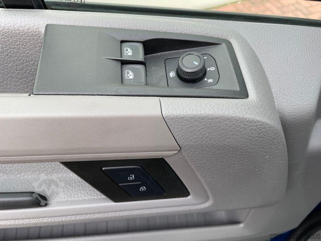 High top van VOLKSWAGEN Crafter Kasten 35 L4H3 NAVI PDC DAB KAMERA MFL