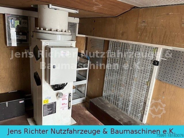 Çalışma platformlu kamyon IVECO ML 120EL18 Hubarbeitsbühne isoliert 15 Meter