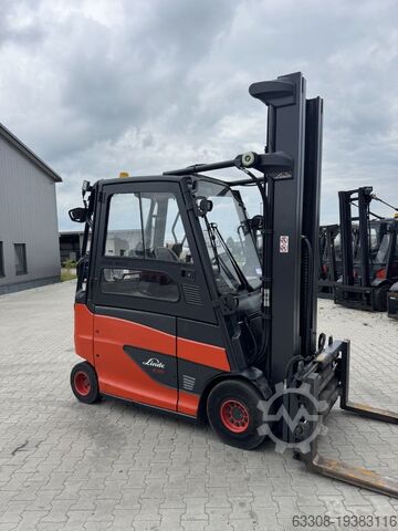 Stivuitor electric cu 4 roți Linde E25HL-02/600