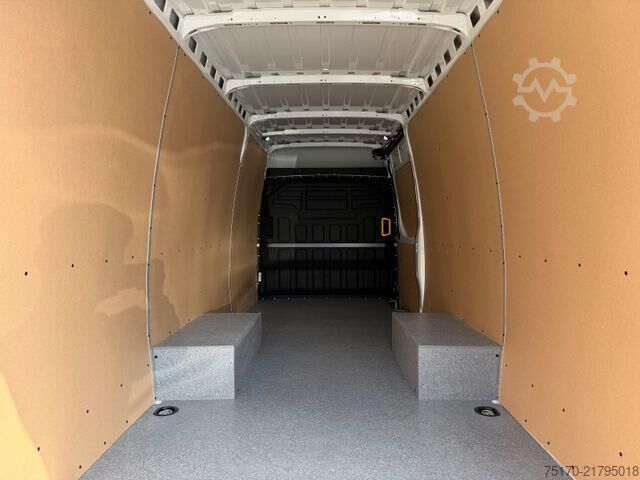 Kombi s vysokou střechou Iveco Daily 35C21 HA8 *R4.100mm*AHK*Automatik*LED*