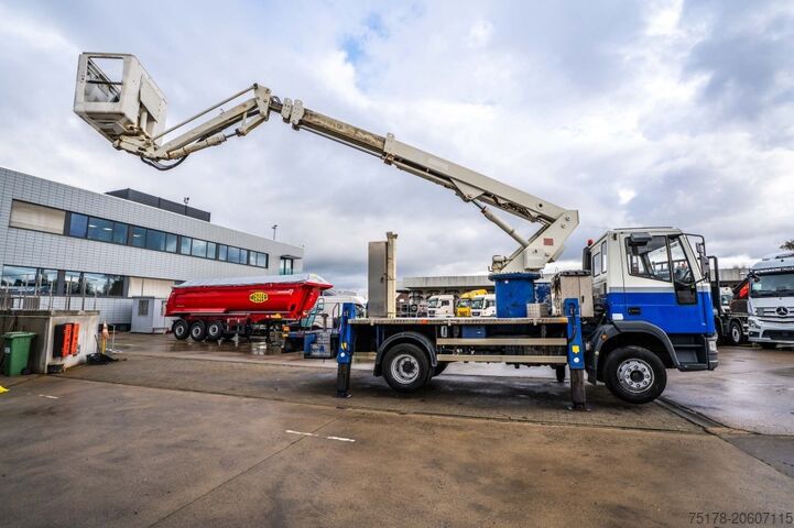 Hefplatform IVECO 130E18 + COMET 165 TA