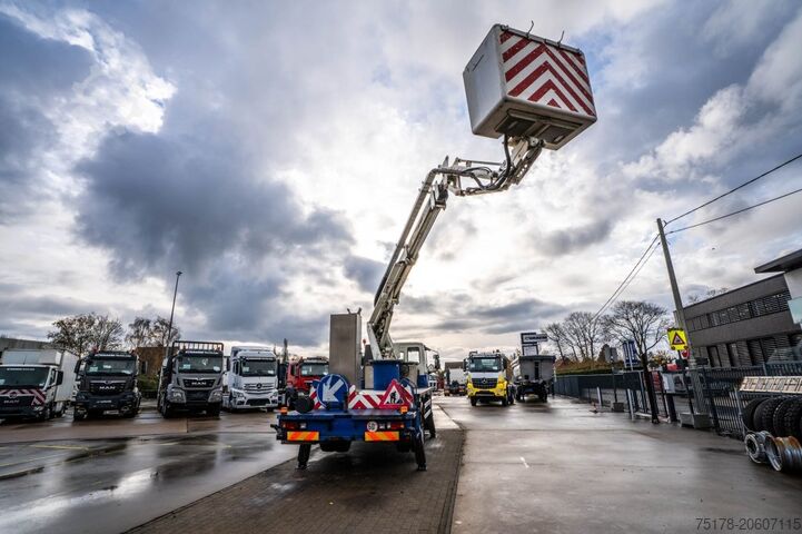 Emelőplatform IVECO 130E18 + COMET 165 TA