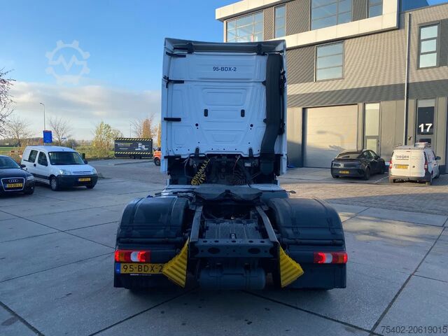 Standard tractor Mercedes-Benz Actros 1842 Big space / Automatic