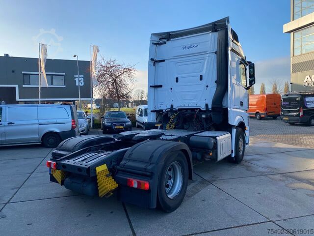 Standard tractor Mercedes-Benz Actros 1842 Big space / Automatic