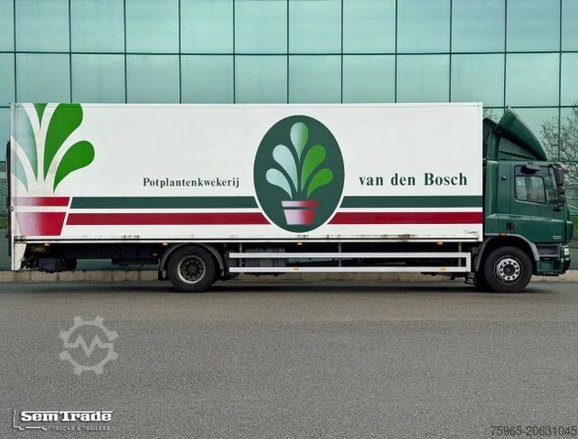 Samochód ciężarowy typu furgon DAF CF 65.250 EURO 3 MANUAL GEARBOX LAMBOO ISOLATED