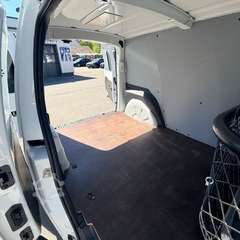 Dobozos furgon RENAULT Kangoo Rapid Maxi Extra # Navi#Kamera#Dachträger