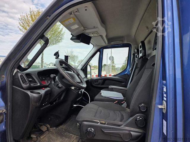 Sandučar IVECO 72-210 KJoffer mit Ladebordwand,AHK, Blatt/ Luft