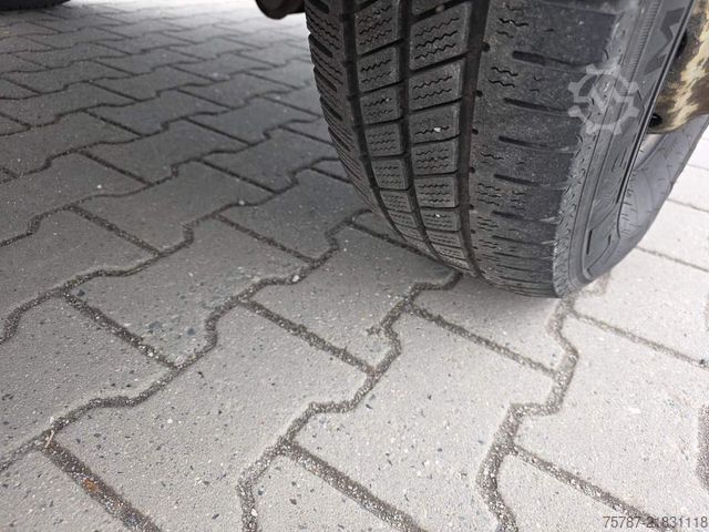 Sandučar IVECO 72-210 KJoffer mit Ladebordwand,AHK, Blatt/ Luft