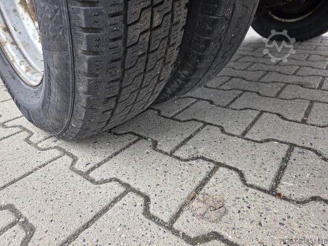 Sandučar IVECO 72-210 KJoffer mit Ladebordwand,AHK, Blatt/ Luft