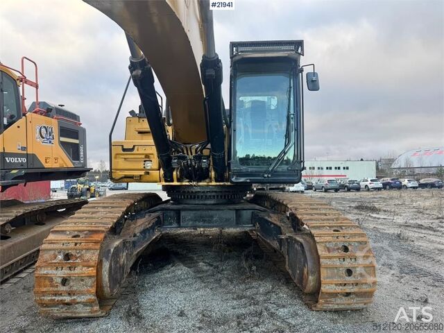 Grävmaskin med larvband CAT 352F
