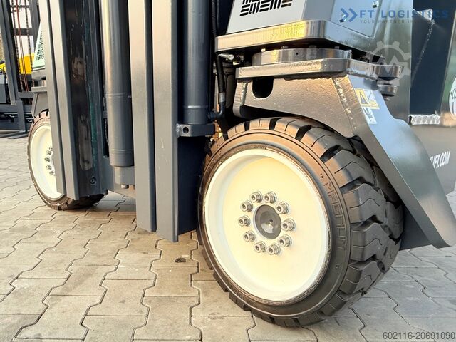 Carrello elevatore a 4 vie Combilift C4000CB TRIPLEX 5200MM FREE-LIFT TOP 1