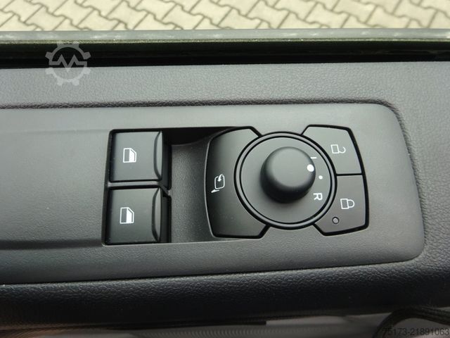 Furgon blaszak FORD Transit Custom Kasten 320 L2 Trend AWD Stdhz LED