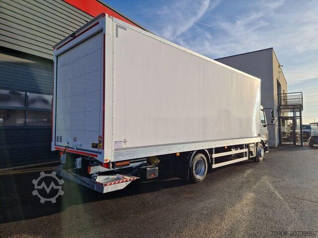 Box truck Renault D-Series