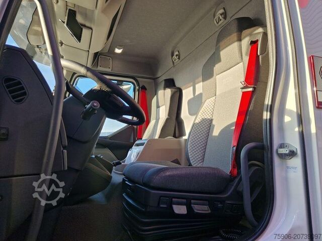 Box truck Renault D-Series