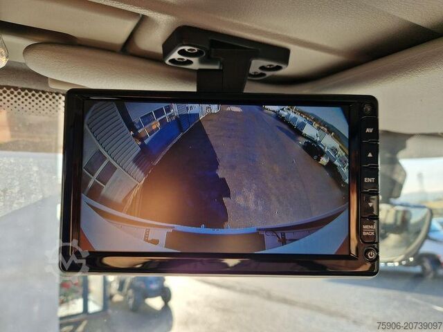 Box truck Renault D-Series