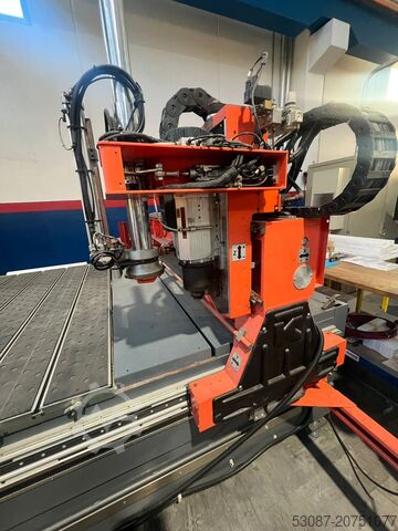 Obradni centar za aluminijum Tekna TK 429 V26