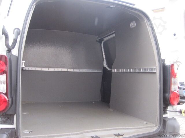 Speciaal omgebouwde bestelwagens Peugeot Partner HDI Hygieneausbau 3-Sitzer M+S