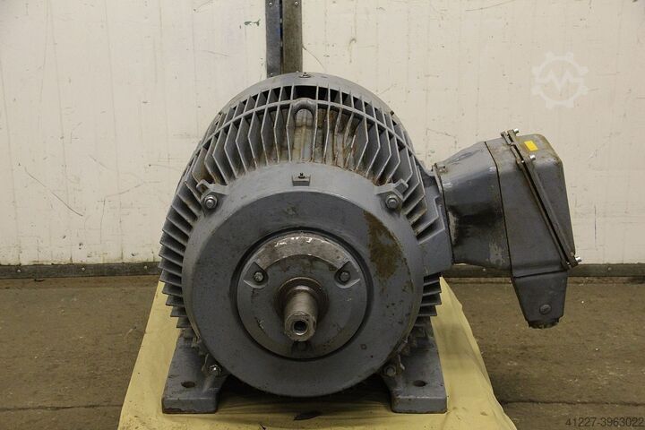 Elektromotor 52/143 kW 1485/2970 tpm Bauknecht YR 132/4/2-7