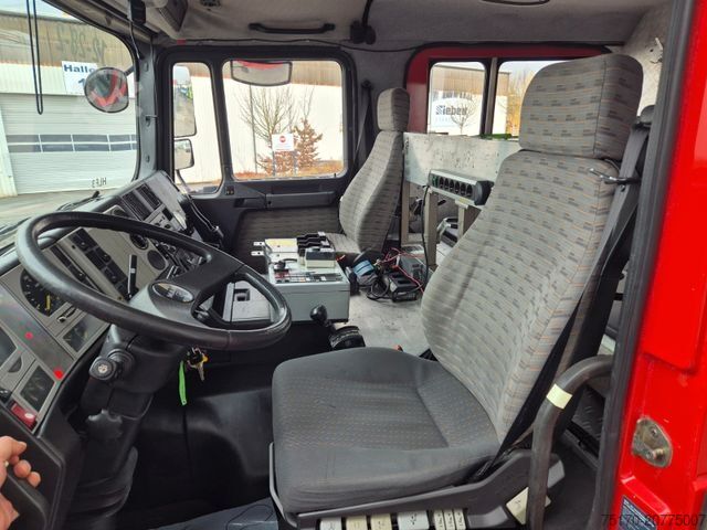 Caminhão para fins especiais MAN FE 26.360 LF 8 Löschfahrzeug