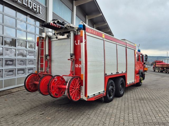 Caminhão para fins especiais MAN FE 26.360 LF 8 Löschfahrzeug