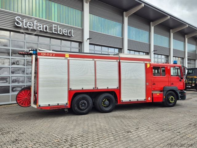 Caminhão para fins especiais MAN FE 26.360 LF 8 Löschfahrzeug