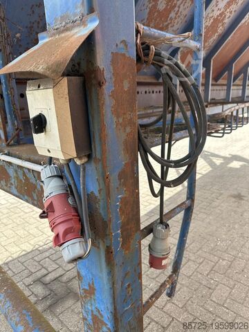 Stabilní stroj Bunker container met lopende band - Gebruikt