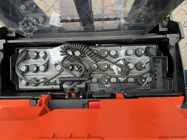 High Lift stacker Toyota SWE 200 D