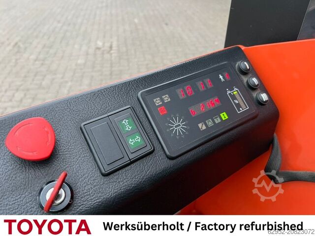 Four-way reachtruck Toyota FRE 270