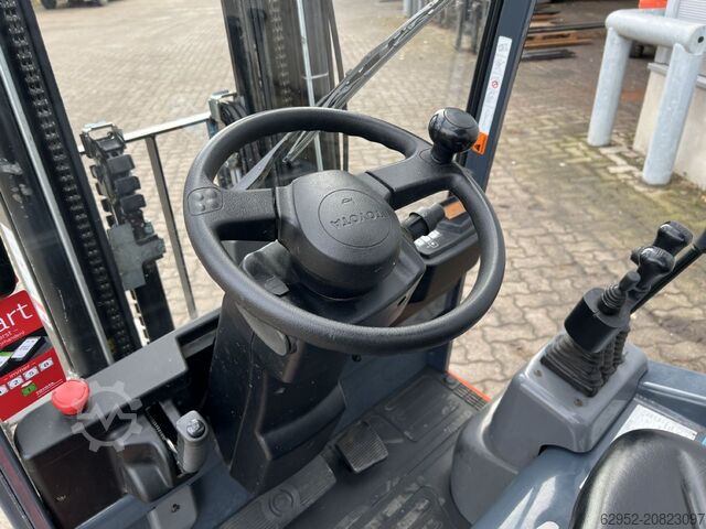 Electric 3-wheel forklift Toyota 7 FBEST 15