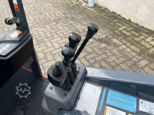 Electric 3-wheel forklift Toyota 7 FBEST 15