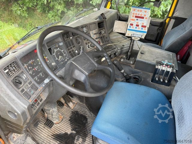 Kroklastbil SCANIA 93H   220   BLATT - BLATT / FR  truck