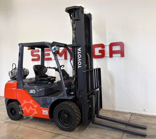 Vysokozdvižný vozík Toyota 11252 - 8FGF30
