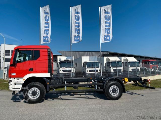 Șasiu de camion MAN TGM 18.250 4x4 BB/Fahrgestell/3-Sitze/Neu