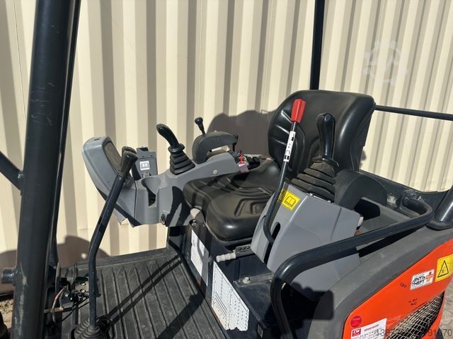 Minigraafmachine KUBOTA KX015-4 / 1.077 H / 4 x Löffel