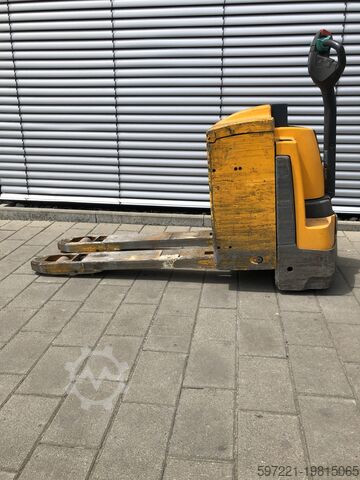 Elektrické paletové vozíky Jungheinrich EJE R 220 R (Rampenfunktion)