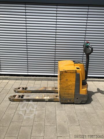 Elektrické paletové vozíky Jungheinrich EJE R 220 R (Rampenfunktion)