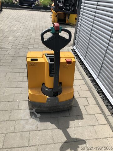 Elektrické paletové vozíky Jungheinrich EJE R 220 R (Rampenfunktion)